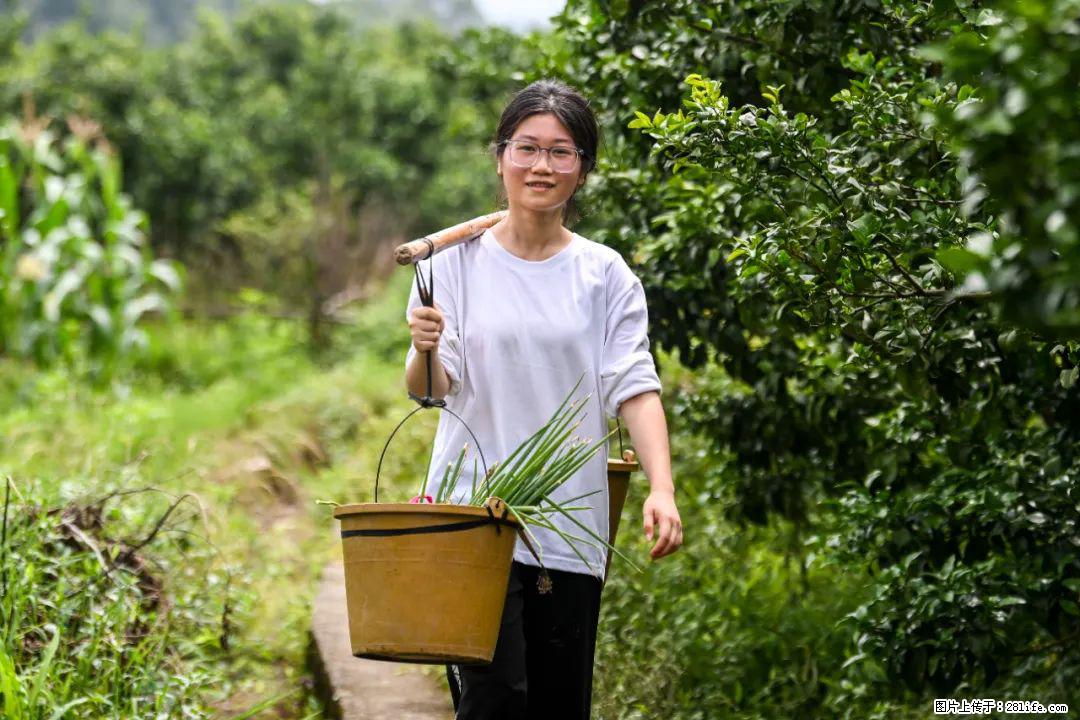 全网追的“扁担女孩”，找了一份暑假工，时薪12元 - 凉山生活资讯 - 凉山28生活网 liangshan.28life.com